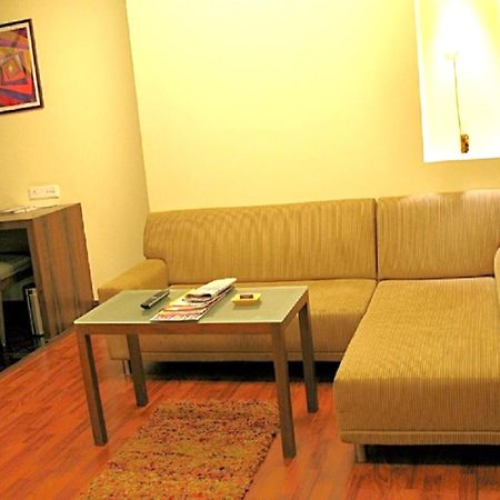 Hotel Studio Estique Pune Esterno foto
