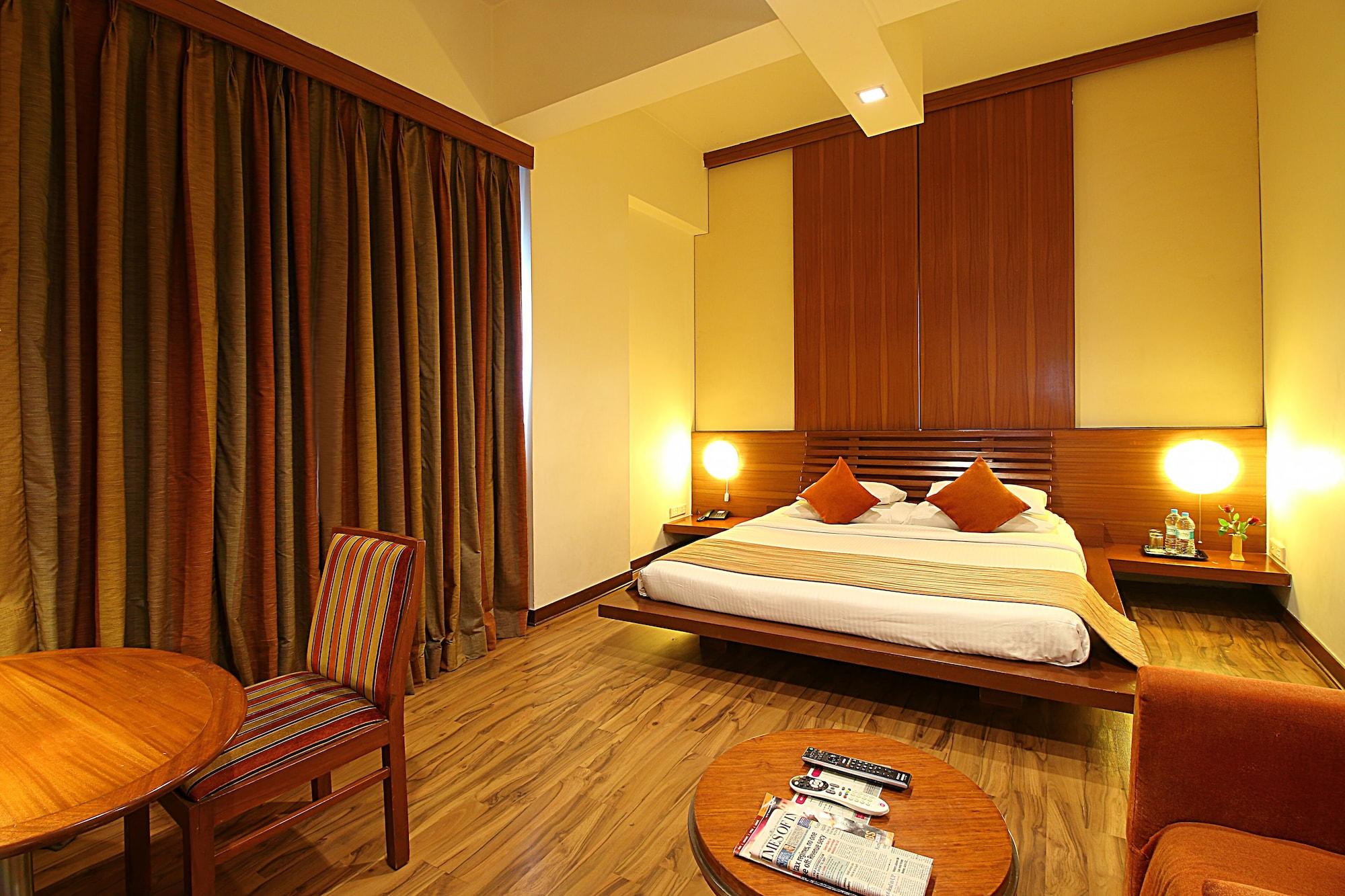 Hotel Studio Estique Pune Esterno foto