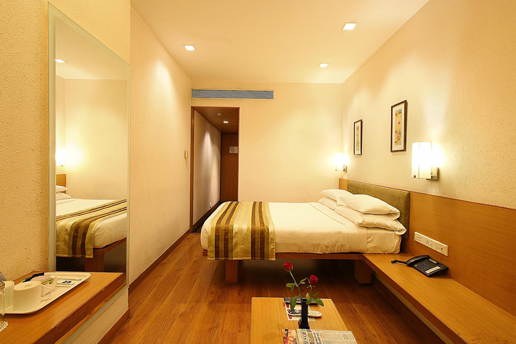 Hotel Studio Estique Pune Esterno foto