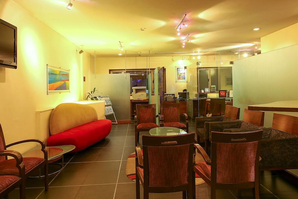 Hotel Studio Estique Pune Esterno foto