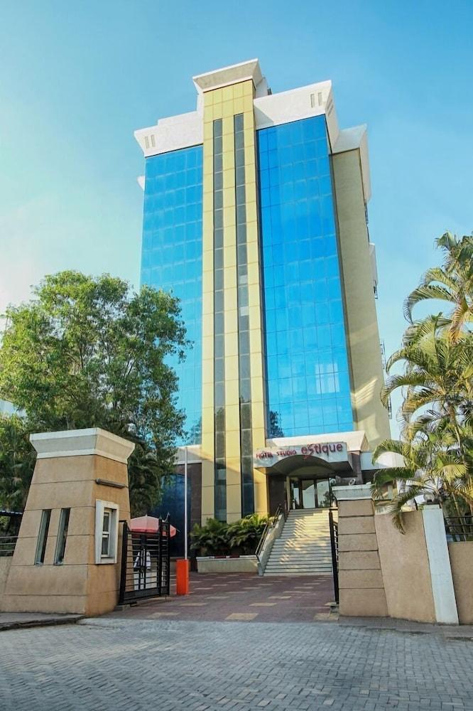 Hotel Studio Estique Pune Esterno foto