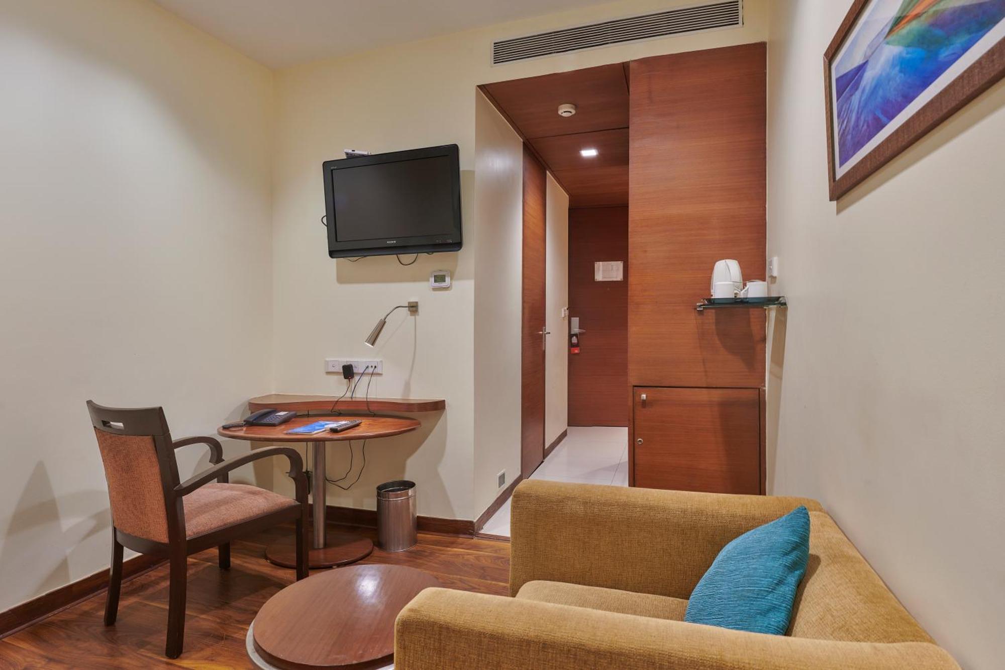 Hotel Studio Estique Pune Esterno foto