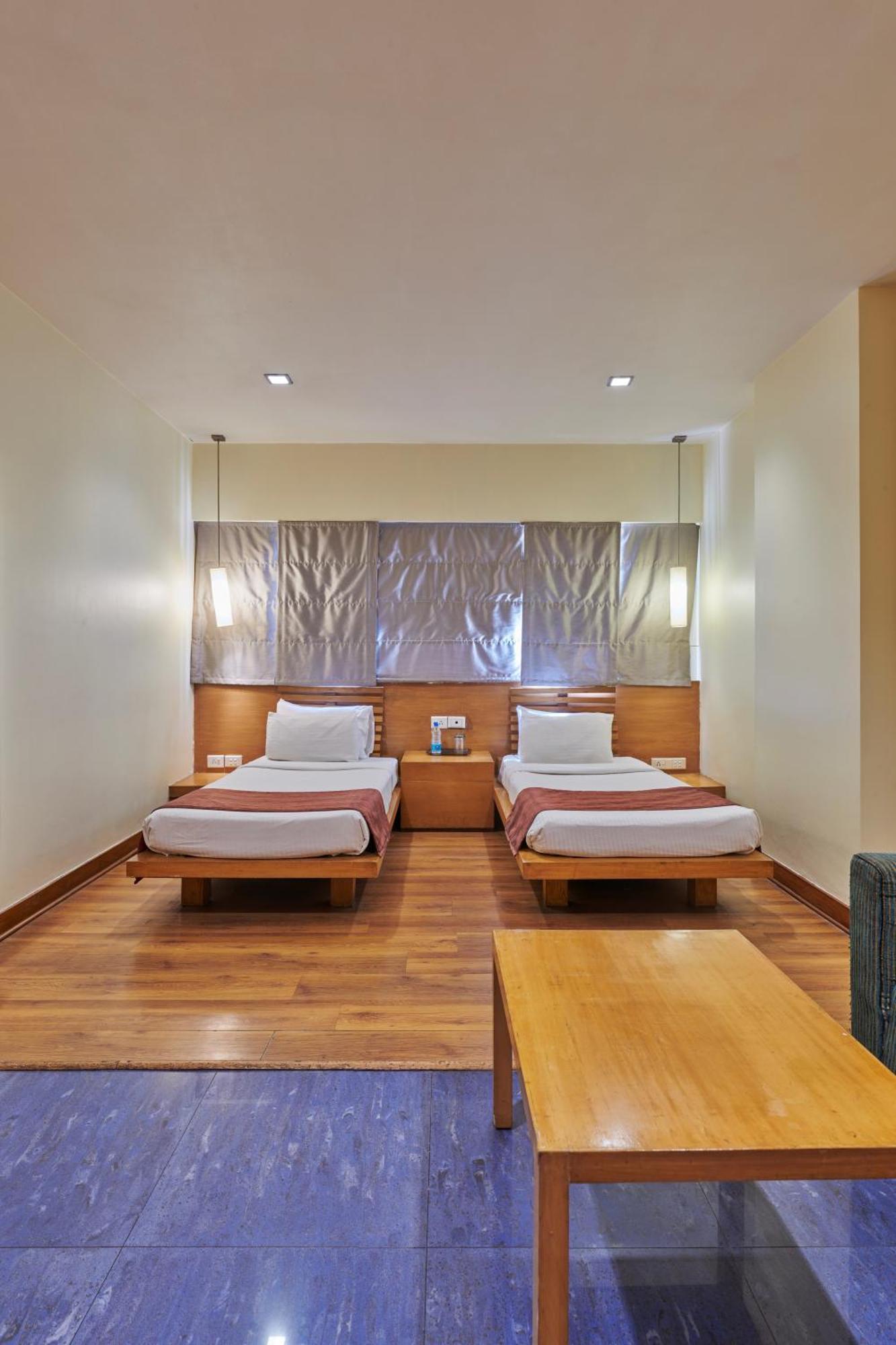Hotel Studio Estique Pune Esterno foto