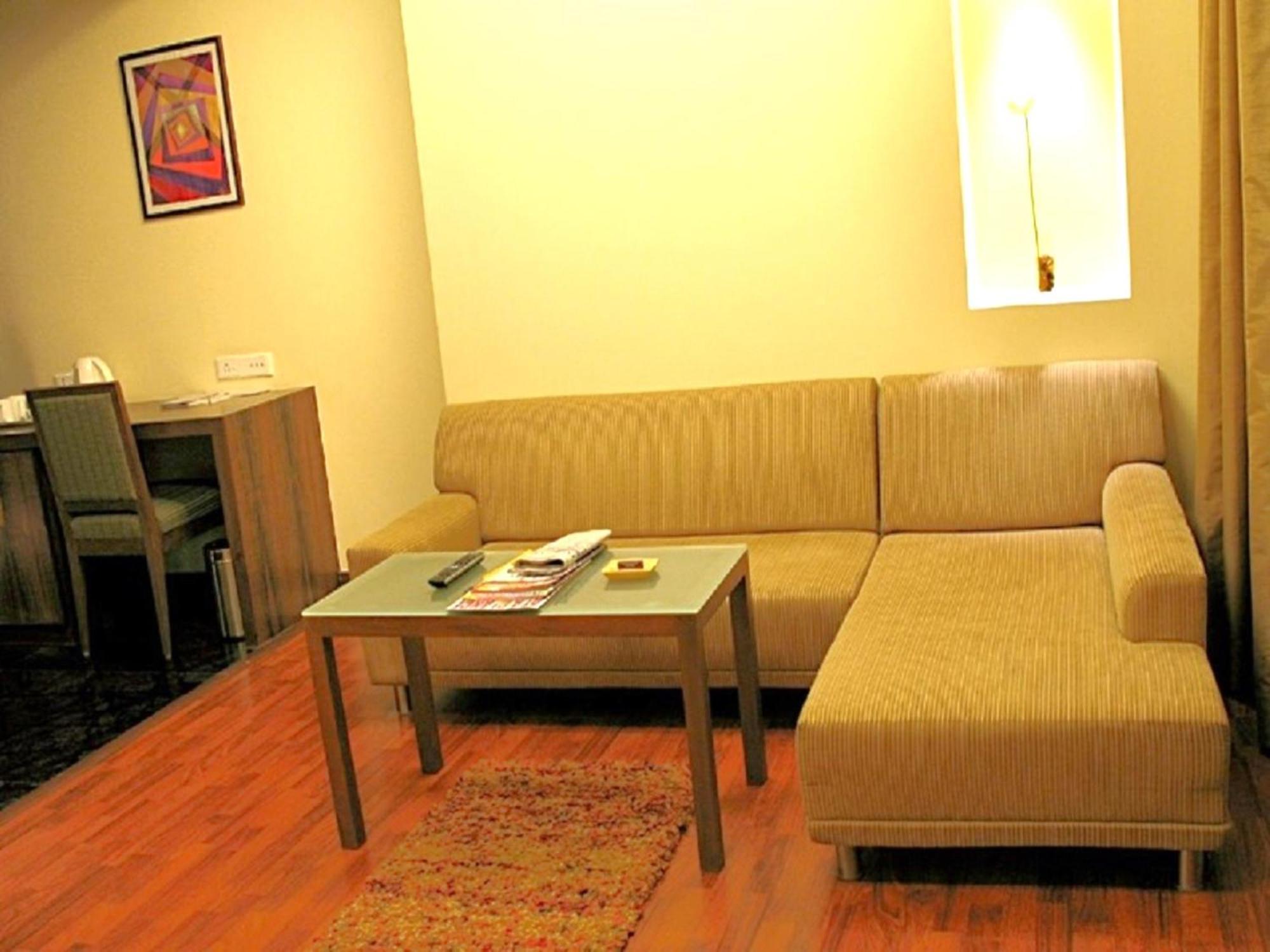 Hotel Studio Estique Pune Esterno foto