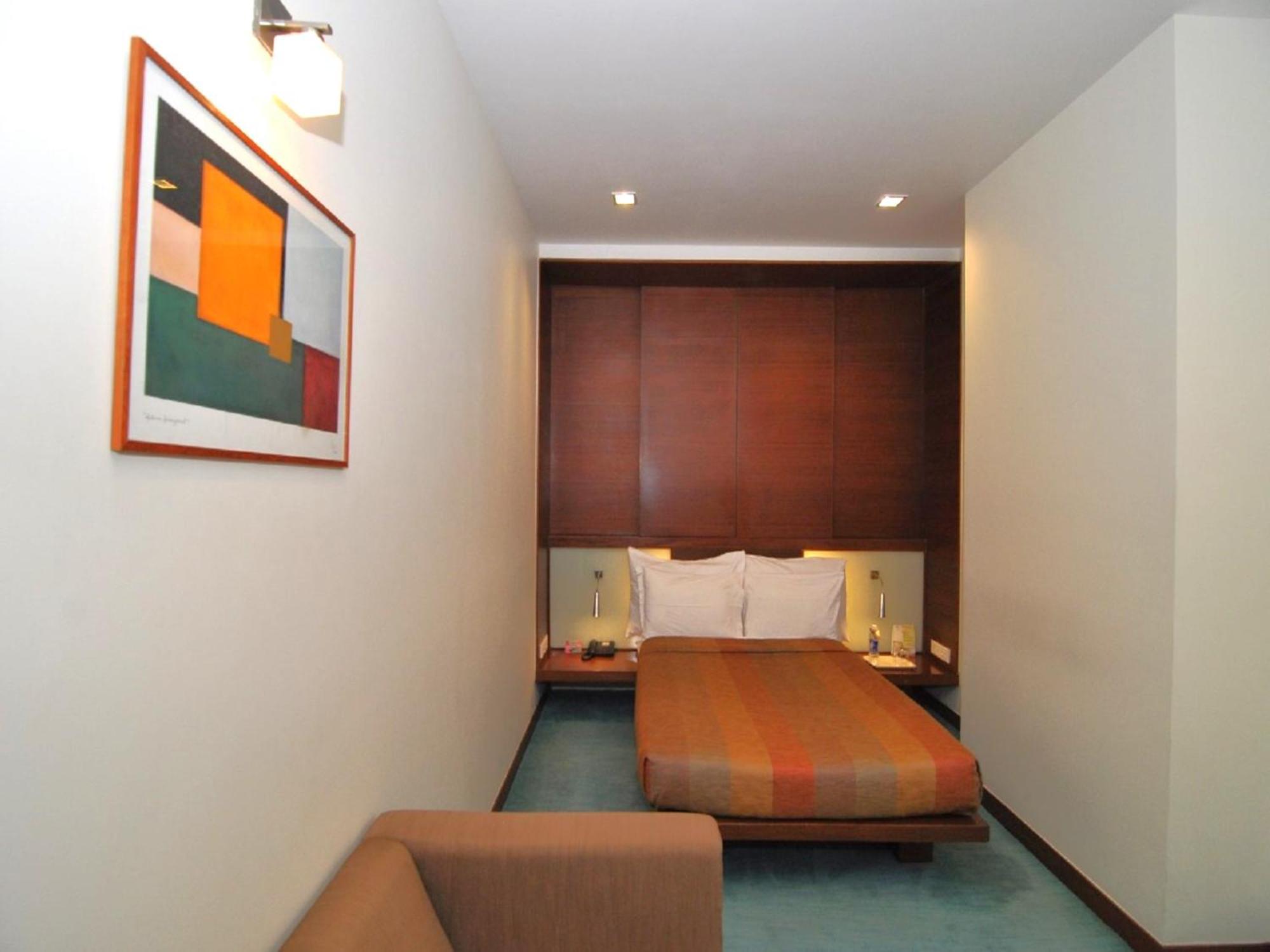 Hotel Studio Estique Pune Esterno foto