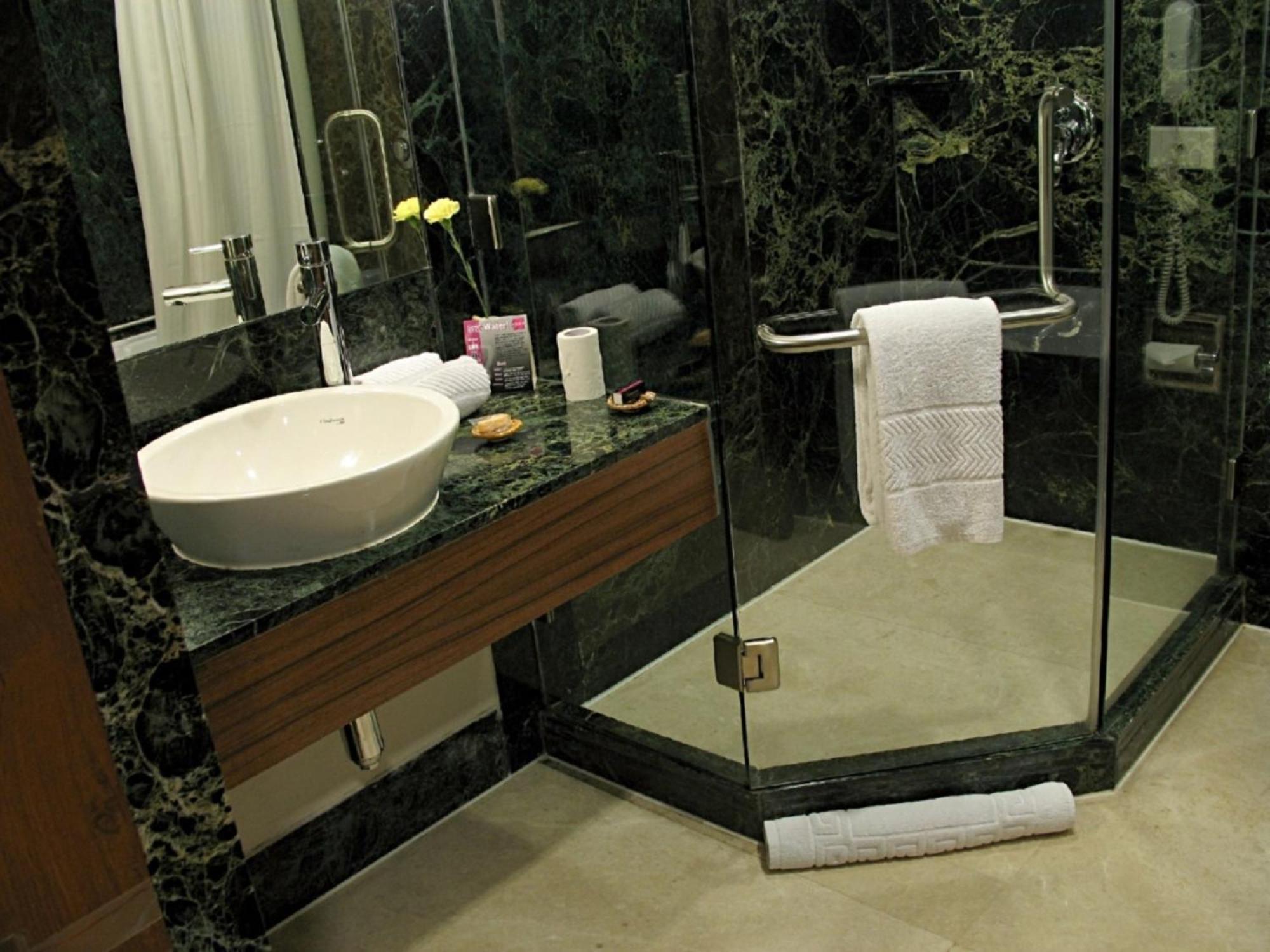 Hotel Studio Estique Pune Esterno foto