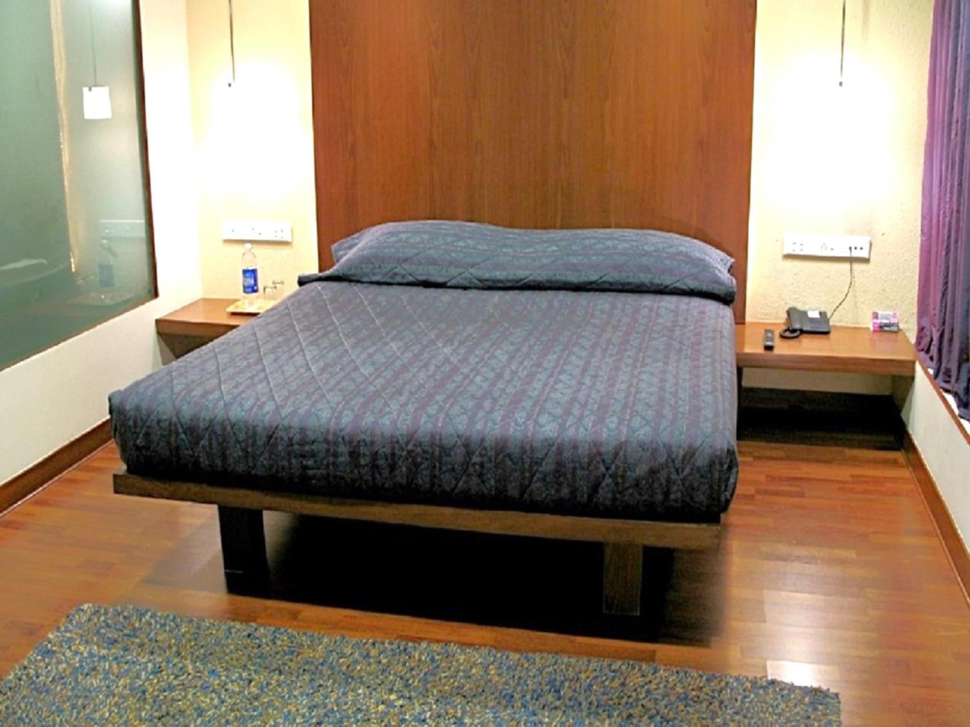 Hotel Studio Estique Pune Esterno foto