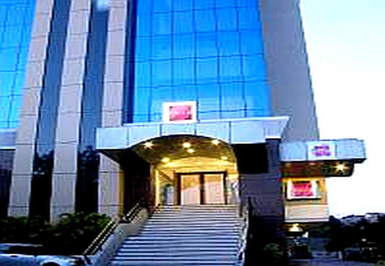 Hotel Studio Estique Pune Esterno foto